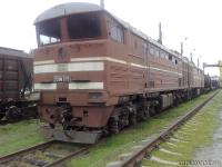 Two-piece mainline locomotive 2TE10M
